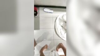 Địt một lúc 2 máy bay trong nhà nghỉ sướng vl ra