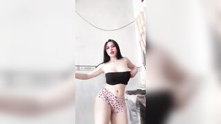 Ngân98 cũng phải nép vế khi thấy quả body này