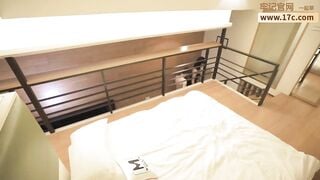 Đoạn video ghi lại cảnh các đồng nghiệp nữ tham gia hẹn hò có trả phí