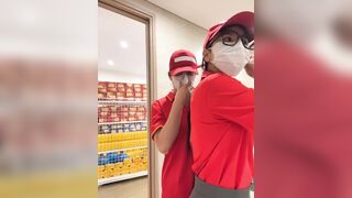 Full 2 nhân viên Winmart Lột đồ nhau, Thủ dâm cho nhau public Loli Vú To ko lông live