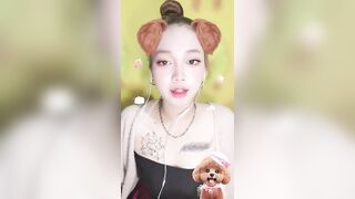 Em gái xinh xăm hình cáo hồ ly 9 đuôi