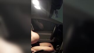 Đi nhờ xe chú họ bị chú đè doggy trên xe