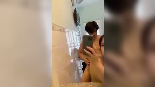 Thanh niên ăn hại của năm chịch cô bạn thân còn đút nhầm lỗ