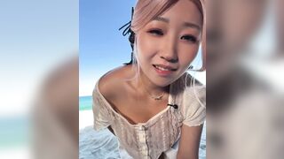 Gái xinh vú to tròn lồn múp ra biển ngôi live sex dâm đãng