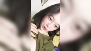 Lồn học sinh múi mít 2k9 cùng cặp vú cực khủng có làm ánh nhìn say đắm.