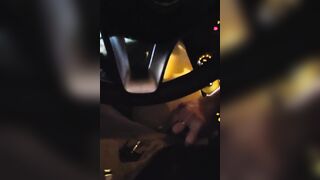 vừa lái xe vừa được em ghệ dâm bú cu phê tận óc