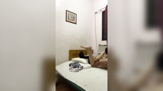 Thằng em họ 2k10 liều lĩnh rũ chị gái 2k9 đụ nhau đóng phim sex tại nhà.