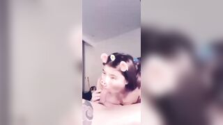 Có em người yêu thích quay video phần 1
