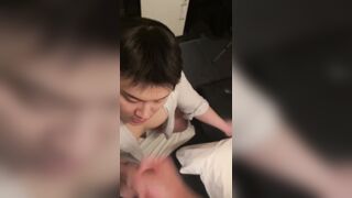 Thích bắn tinh vào mồm trai đẹp xinh dâm đãng kích thích