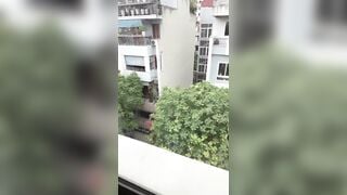 Ảnh bảo chỉ cần rên thôi việc còn lại cứ để ảnh nắc, sướng quá phát ra tiếng luôn.