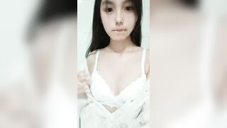 Bé loli tq 2k9 mới lớn show hàng non trắng múp,lồn hồng cực ngon tuy hơi rậm chút #7