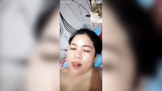 "Sex Bà già không thể bỏ qua": Gái già chát sex khoe lồn với trai trẻ