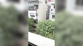 Mở của sổ ra địt nhau với em rau mông to lồn múp chỉ sợ hàng xóm thấy nứng