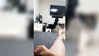 Dụ dỗ bé học sinh vào nhà nghĩ bắt bé nó bú cu