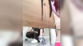 Gái dâm nứng lồn vào nhà vệ sinh nam thủ dâm bị trai thấy cho luôn quần lót gửi