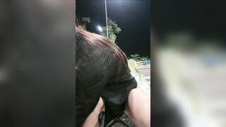 Gái xinh mình dây vú to lồn non múp ra đường ngồi thủ dâm khoe hàng