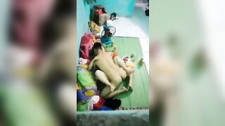 Quay lén thằng bạn thân và người yêu địt trong phòng trọ