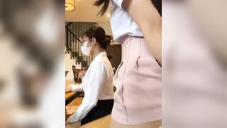 Phần 7: rảnh rỗi 2 em hotgirl lại ra quán nước show hàng căng mọng to tròn