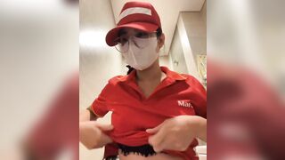 Đang làm việc thì nứng lồn