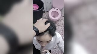 Bạn thân bú mút con cặc to dâm đãng kích thích