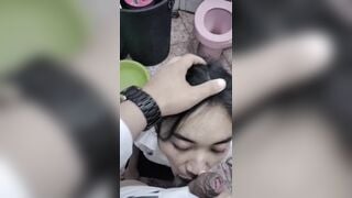 Bạn thân bú mút con cặc to dâm đãng kích thích