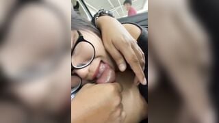 Sáng đưa đi học đã bị dượng cho uống đầy tính trùng trên xe
