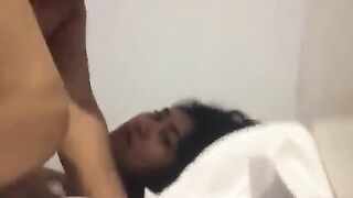“Em cho anh xuất trong rồi về nhớ bỏ con vợ anh đi nhé”