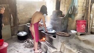Hèn gì các bác thích kêu vợ về quê là thế