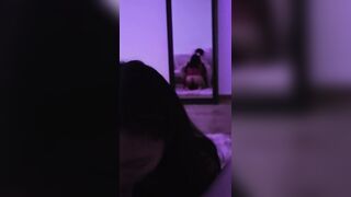 Trói tay, nhét máy rung vào lồn rồi bắt em bú cu