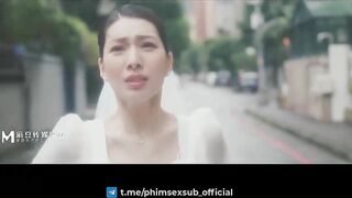 Cô dâu khóc nấc chạy đến đ.ụ anh người yêu cũ trong ngày hôn lễ