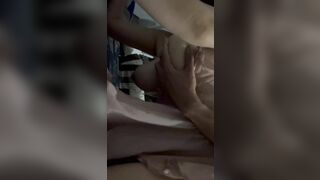 Cả nhà ngủ say thấy em dâu mặc đồ gợi cảm liền hiếp dâm