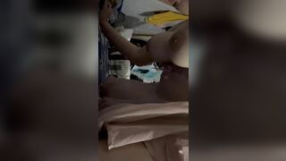 Cả nhà ngủ say thấy em dâu mặc đồ gợi cảm liền hiếp dâm