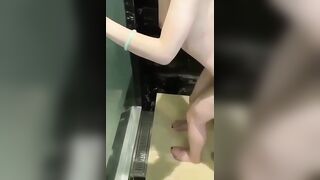 Cho em họ địt Ny chồng đứng ngoài cổ vũ