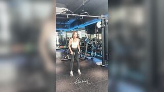 Chụp ảnh nude trong phòng tập gym mình dây hàng ngon