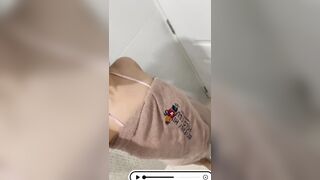 Được Con Bạn Thân Xinh Gái Dâm Đãng Bú Cu Lút Cán Sướng Tê Dại Người