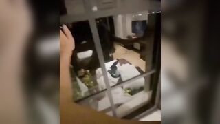 Đang đụ với anh họ sướng thì bố mẹ chợt về
