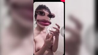 “tắm bật cam cho t coi đi, t chỉ sục cặc thui ko quay đâu”