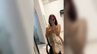 Mình dây khoe dáng trước gương 1