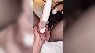 Bé hs loli nhỏ nhắn bị ông chú móc lồn địt sướng bụm miệng bắn nước như mưa #3