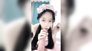 Em loli dethw lại là con đĩ dâm đãng vừa nhún cặc giả vừa xoa lồn sướng rên rỉ sữa