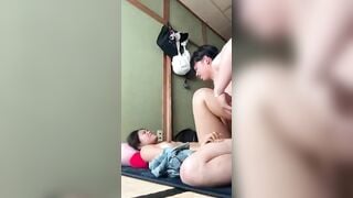Chị gái vú bự dâm bị thằng em họ 17 tuổi đè đụ.