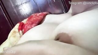 Teen dâm vú to móc bím xoa lồn toàn nước