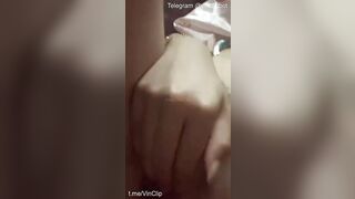 Mới nhú đã biết vạch vú móc lồn rồi