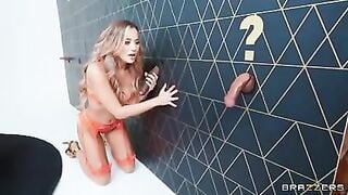 Thử thách bức tường cặc cho nữ hoàng phim Sex