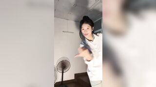 Học Sinh Cấp 3 Bị Dụ Quay Clip Móc Lồn Mới Lớn Mới Nhú Vài Cọng Lông