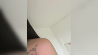 Gái xinh chubby vú to khủng khoe hàng trên live