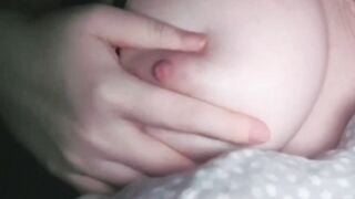 Bé người yêu dáng ngon dâm đãng lên cơn nứng nhưng khổ nỗi phải yêu xa