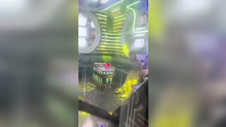 Quay lén anhzai cân 2 em ktv trong karaoke