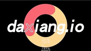 gái xăm trẻ lưỡi 1