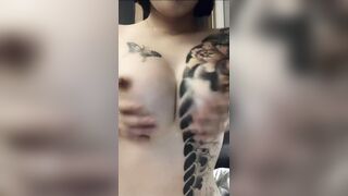 Gái Hàn xinh vú to tròn xăm trổ dâm đãng